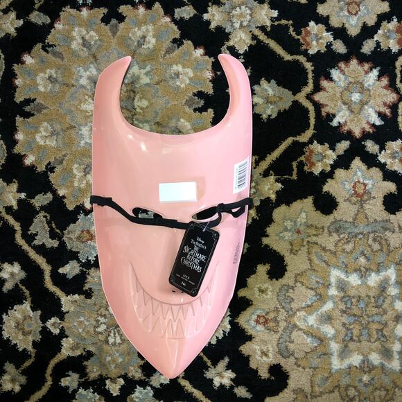 NIGHTMARE BEFORE CHRISTMAS MASK  LOCK NEW - Picture 2 of 4